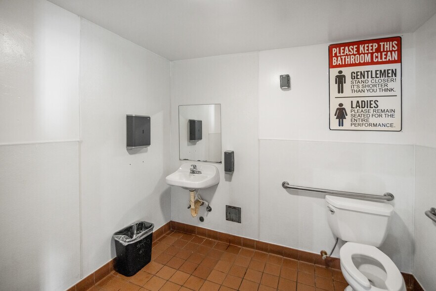 More Photos Of 353 24th St, Richmond Storefront For Sale