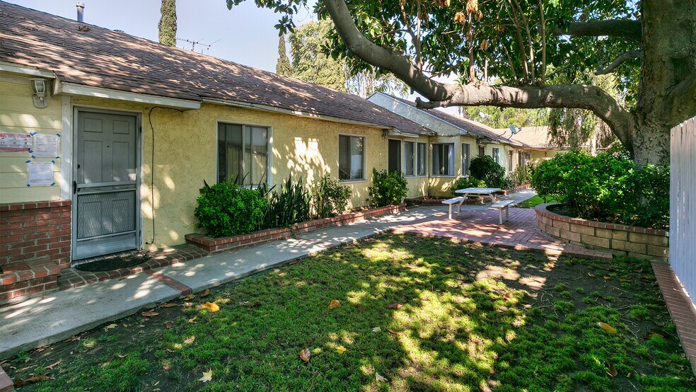 More Photos Of 202 N Florence St, Burbank Multifamily For Sale