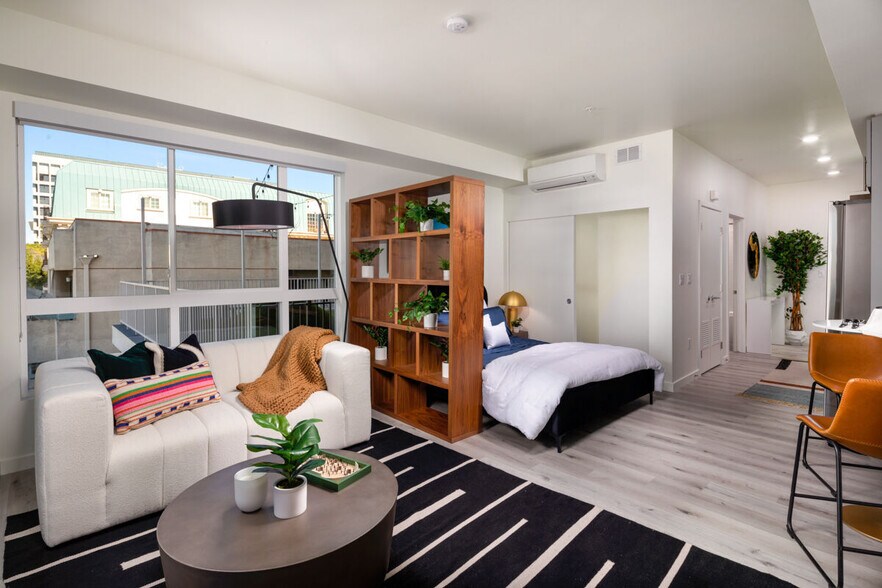 More Photos Of 750 S Oxford Ave, Los Angeles Apartments For Lease