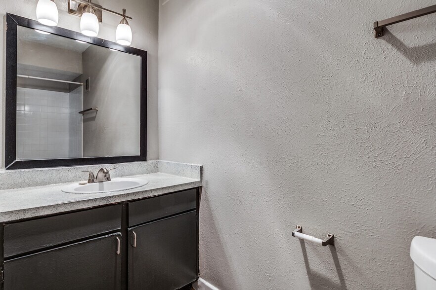 More Photos Of 834 Timberlake Dr, Arlington Apartments For Sale