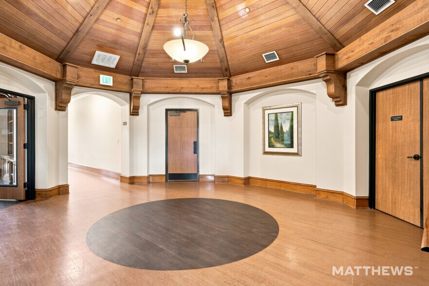 More Photos Of 5016 Gilmer Rd, Longview Medical For Sale