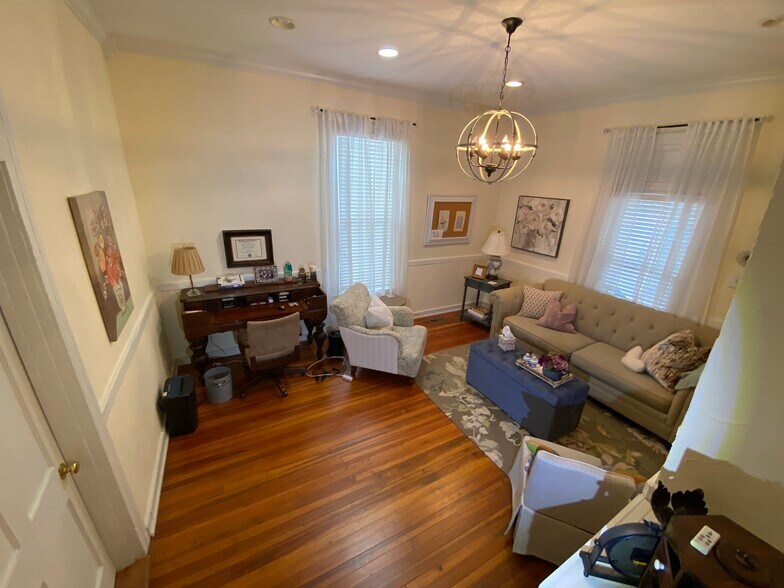 More Photos Of 702 McKinley Ave NE, Huntsville Office Residential For Sale