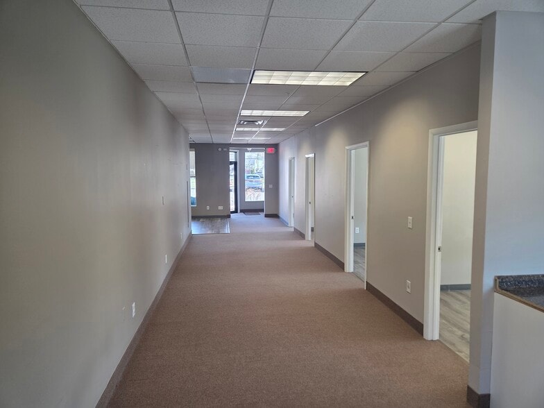 More Photos Of 1524 Route 9, Clifton Park Medical For Lease