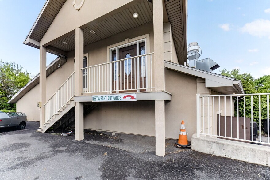 More Photos Of 204 W Madison St, Easton Storefront Retail Residential For Sale