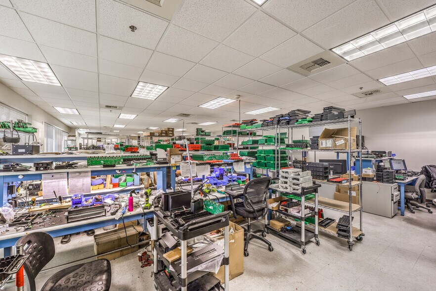 More Photos Of 2455 W Cheyenne Ave, North Las Vegas Light Manufacturing For Lease