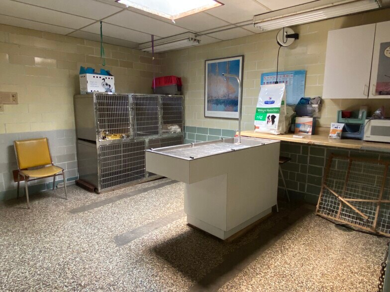 More Photos Of 2275 Duanesburg Rd, Duanesburg Veterinarian Kennel For Sale