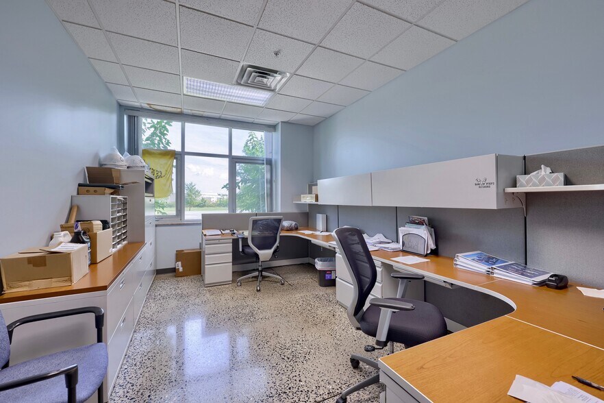 More Photos Of 22 Blackhawk Ln, Elizabethtown Distribution For Sale