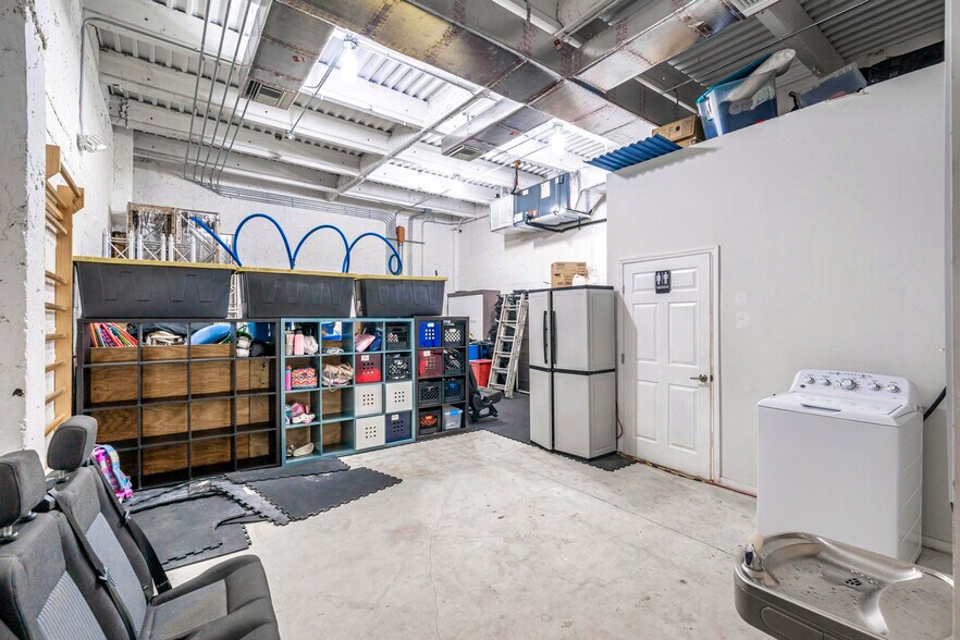 More Photos Of 1390 NW 22nd St, Miami Refrigeration Cold Storage For Sale