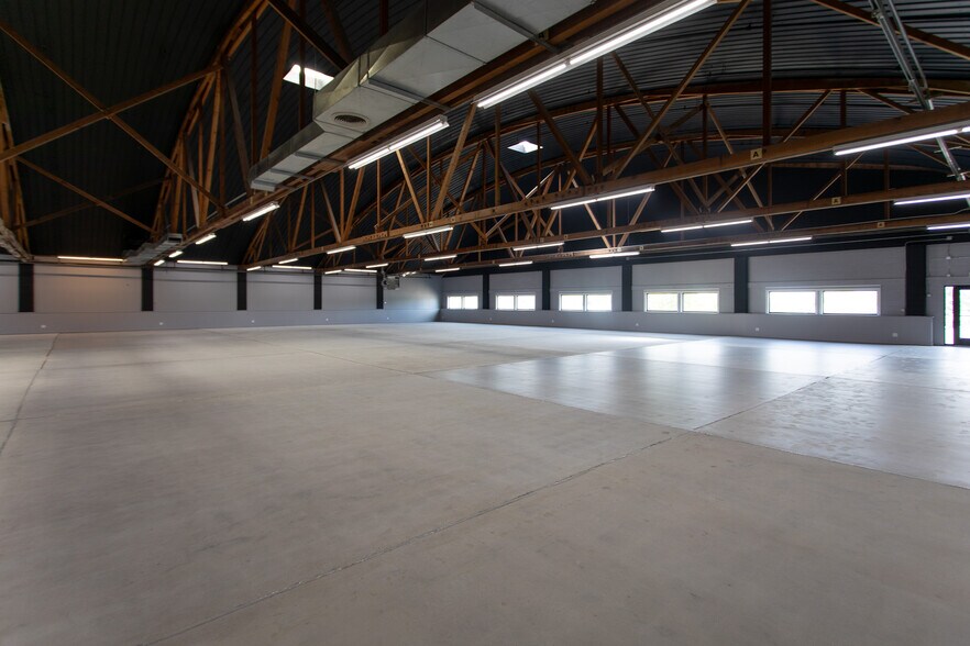 More Photos Of 901 9th St N, Great Falls Showroom For Lease