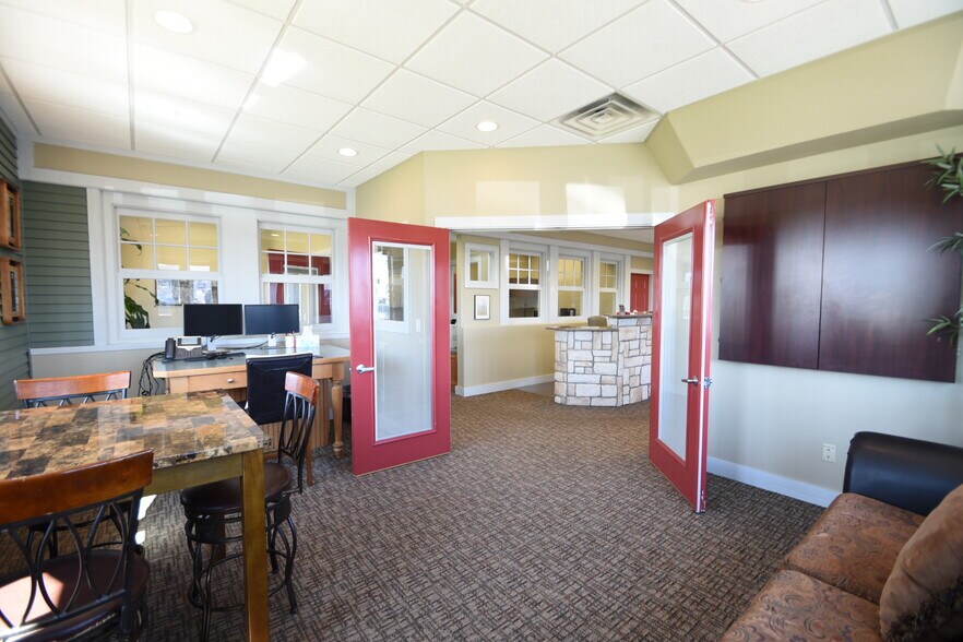 More Photos Of 3535 Main Ave, Fargo Office For Sale