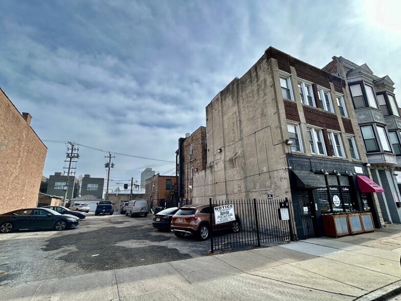 More Photos Of 3453 S Prairie Ave, Chicago Storefront Retail Residential For Lease