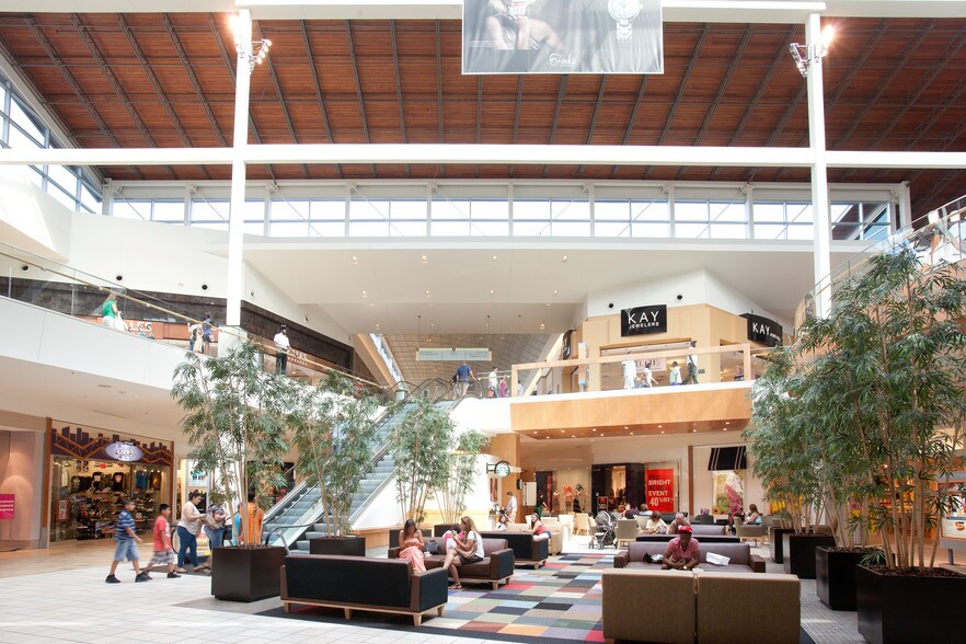 More Photos Of 6801-7135 Northlake Mall Dr, Charlotte General Retail For Lease