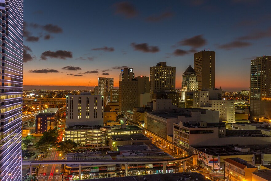 More Photos Of 150 SE 2nd Ave, Miami Office For Lease