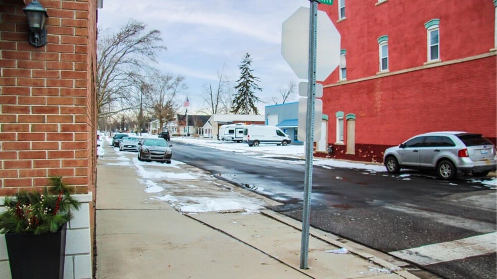 More Photos Of 23081-23091 E Main St, Armada Storefront Retail Office For Lease