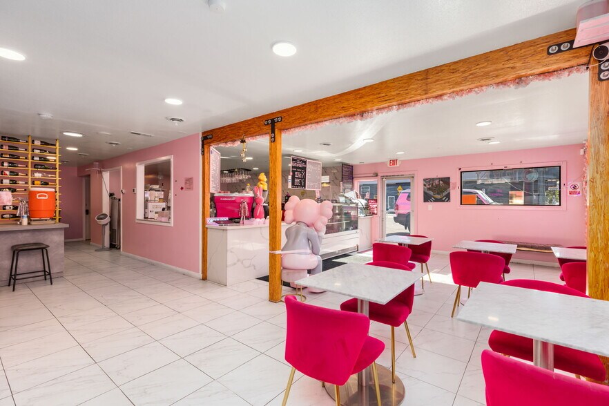 More Photos Of 3343 SE Hawthorne Blvd, Portland Freestanding For Sale