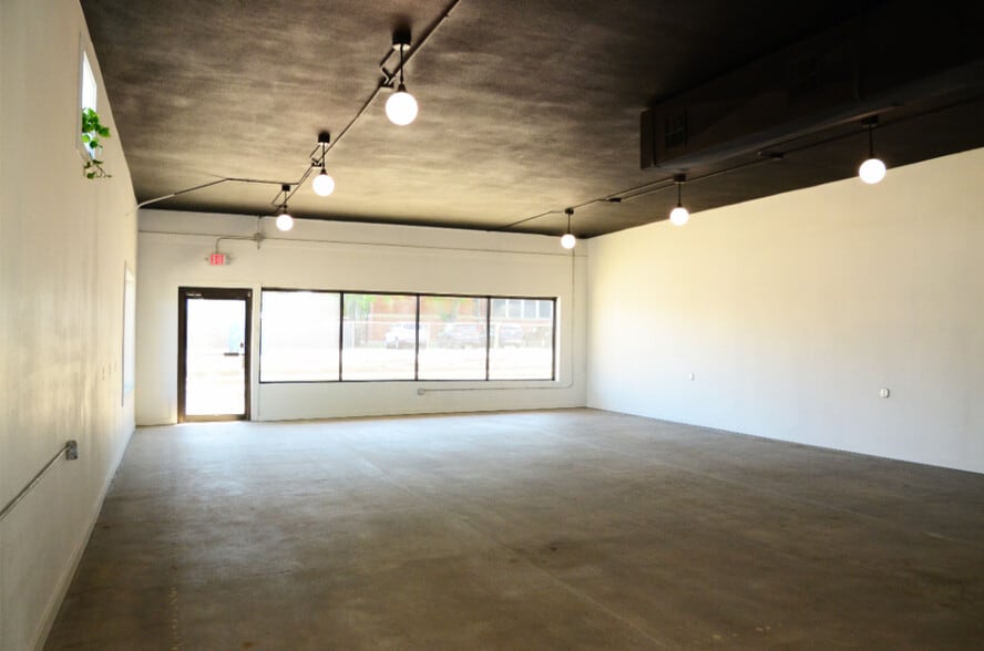More Photos Of 500 S 20th St, Fort Smith Flex For Lease