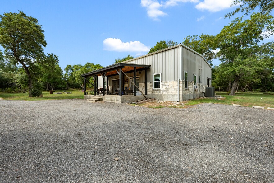 More Photos Of 301-329 Dews Rd, Leander Industrial For Sale