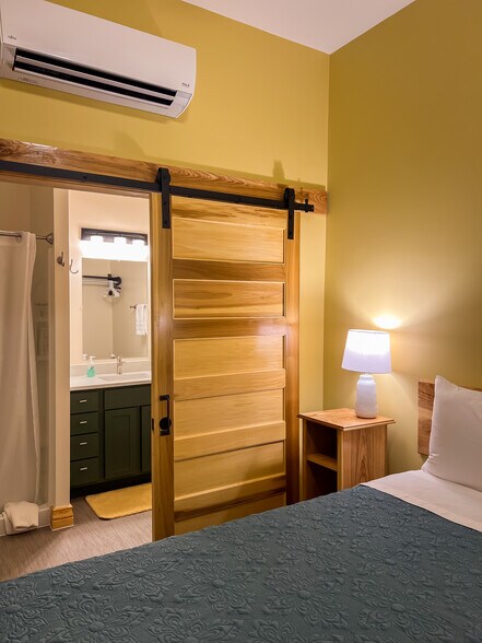 More Photos Of 201 N Main St, Elkader Flex For Sale