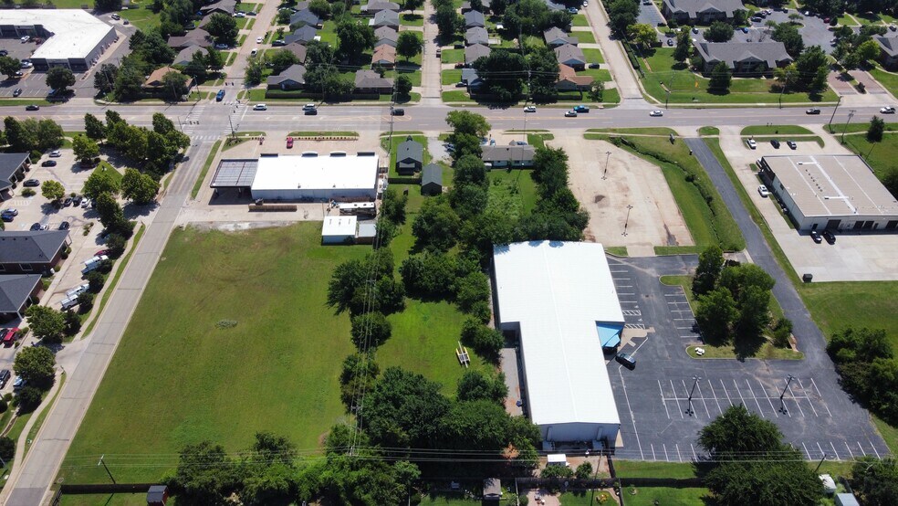More Photos Of 707 S Kelly Ave, Edmond Land For Sale