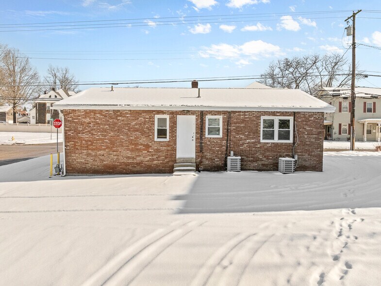 More Photos Of 293 N Ellsworth Ave, Salem Medical For Lease