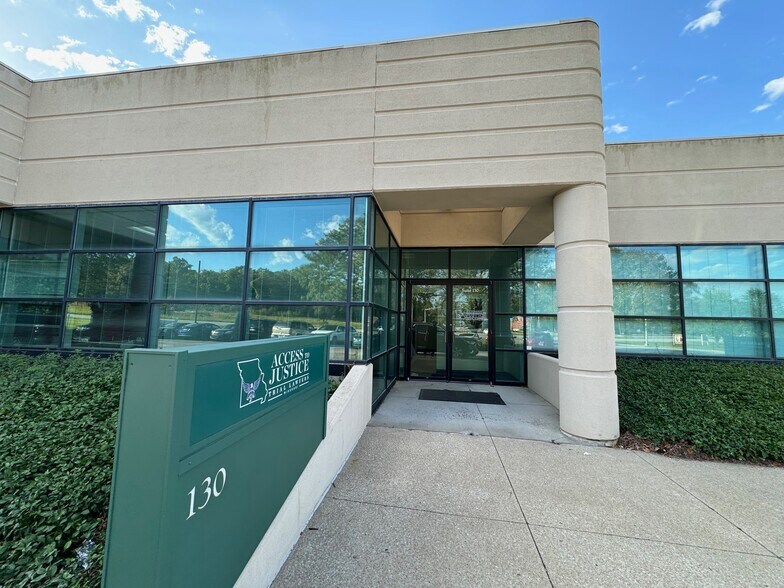 More Photos Of 19401 E 40 Hwy, Independence Office For Lease