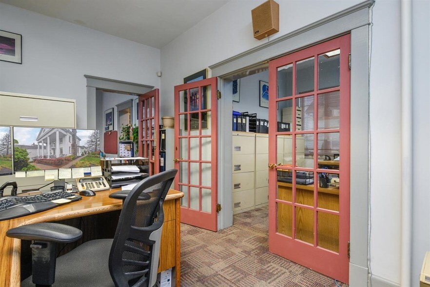 More Photos Of 7518-7526 Harford Rd, Baltimore Office For Sale