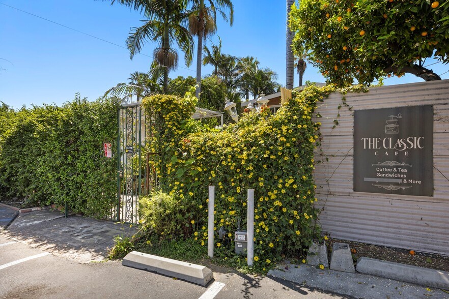 More Photos Of 419 W Commonwealth Ave, Fullerton Restaurant For Sale