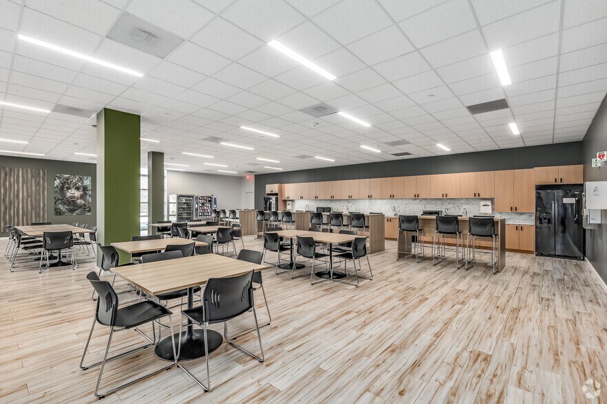 More Photos Of 4931 Executive Ct S, Frederick Unknown For Lease