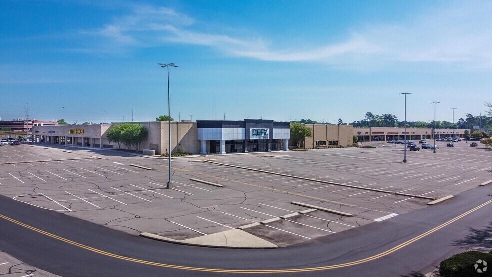 Primary Photo Of 102-400 Westwood Shopping Ctr, Fayetteville General Retail For Lease