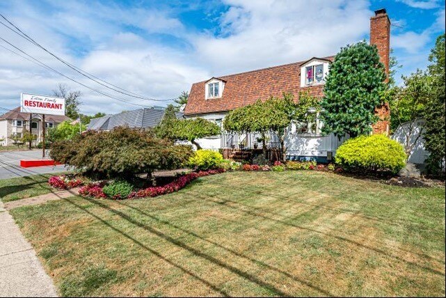 More Photos Of 1894 & 1900 Oak Tree Rd, Edison Restaurant For Sale