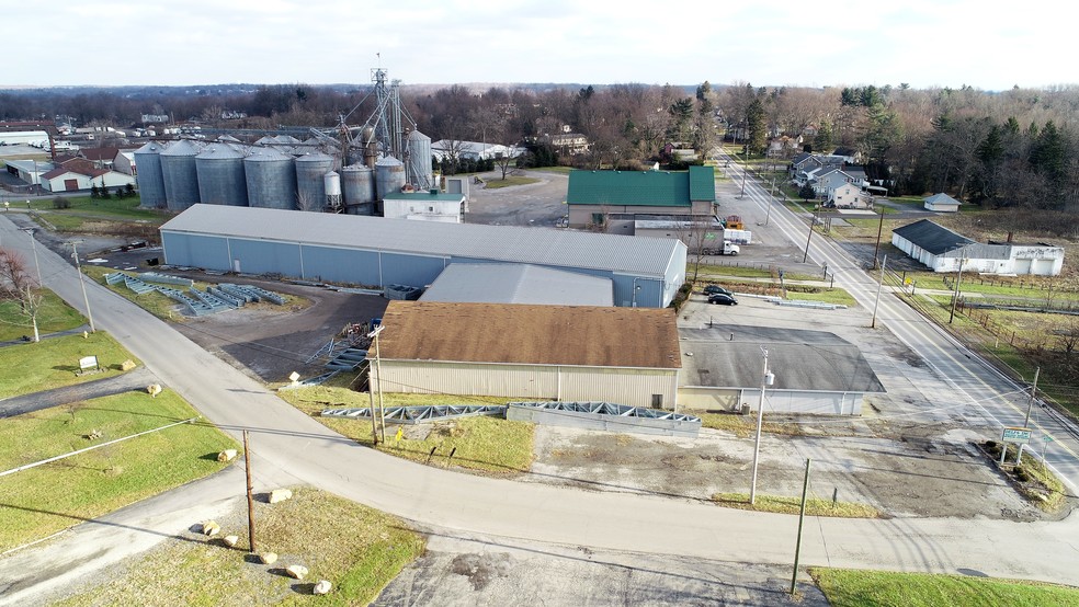 More Photos Of 410 Lisbon St, Canfield Warehouse For Lease