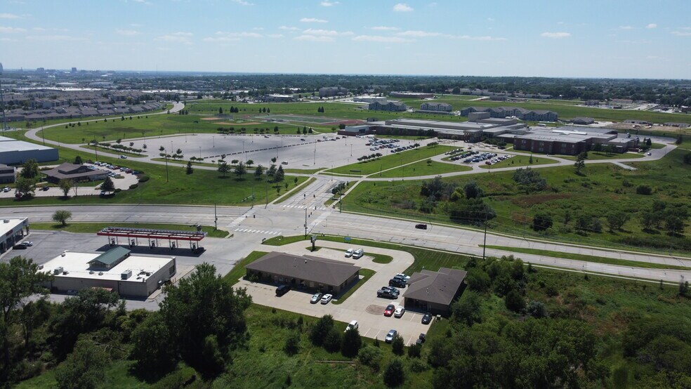 More Photos Of 5790 N 33rd Cir, Lincoln Office For Sale