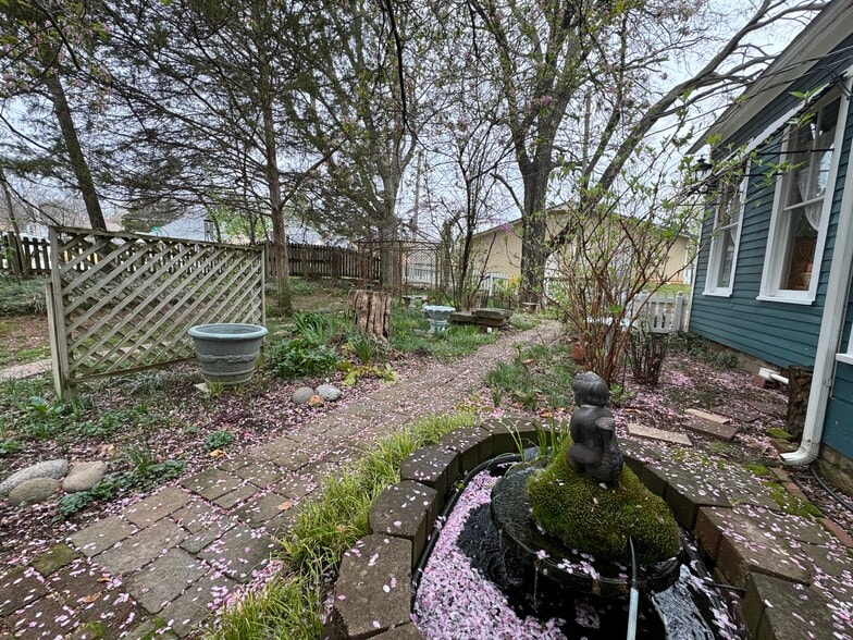 More Photos Of 224 W Chickasaw St, Tahlequah Hospitality For Sale