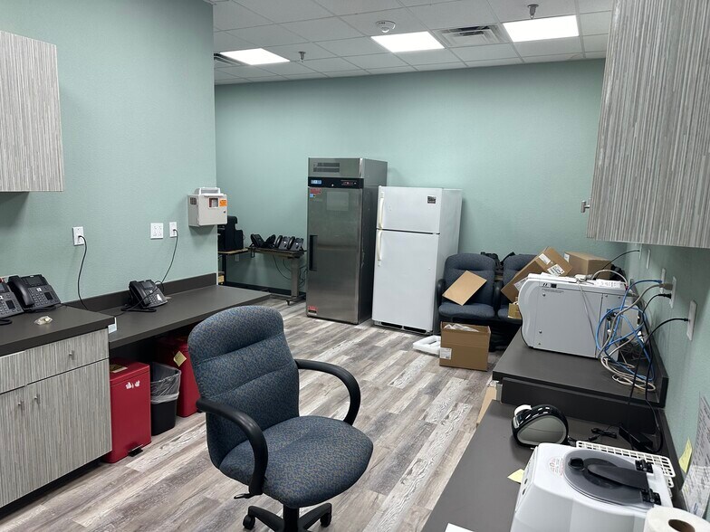 More Photos Of 1661 Eastchase Pkwy, Fort Worth Medical For Lease