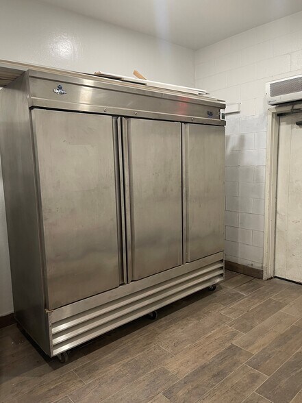 More Photos Of 5020 19 1/2 Ave, Riverdale Restaurant For Sale