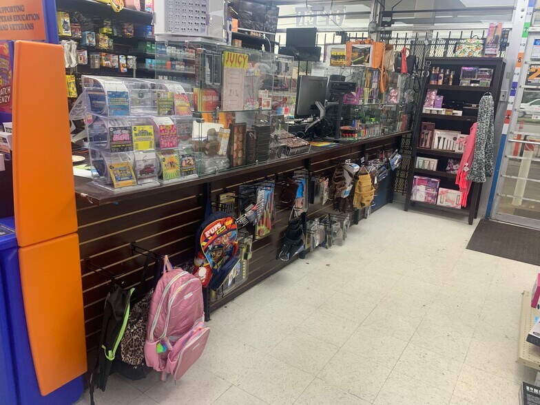 More Photos Of 2630 Walnut Hill Ln, Dallas Convenience Store For Sale