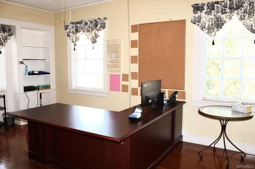 More Photos Of 2005 N Country Club Dr, Montgomery Schools For Sale