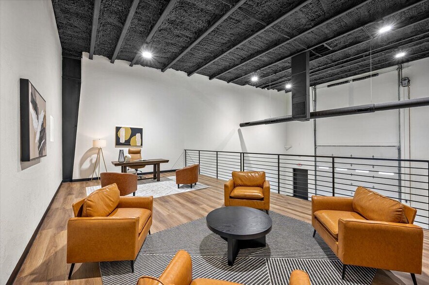 More Photos Of 1229 NW 122nd St, Oklahoma City Light Manufacturing For Sale