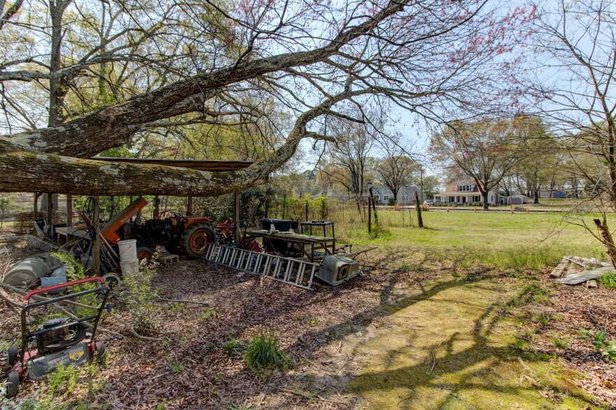 More Photos Of 410 SE Main St, Simpsonville Office For Sale