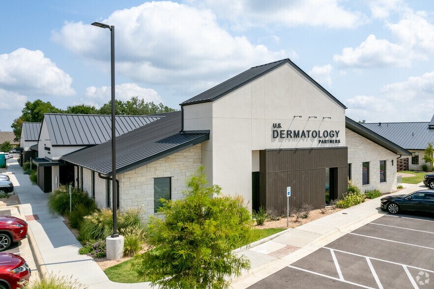 More Photos Of 1515 Medical Pky, Cedar Park Medical For Lease
