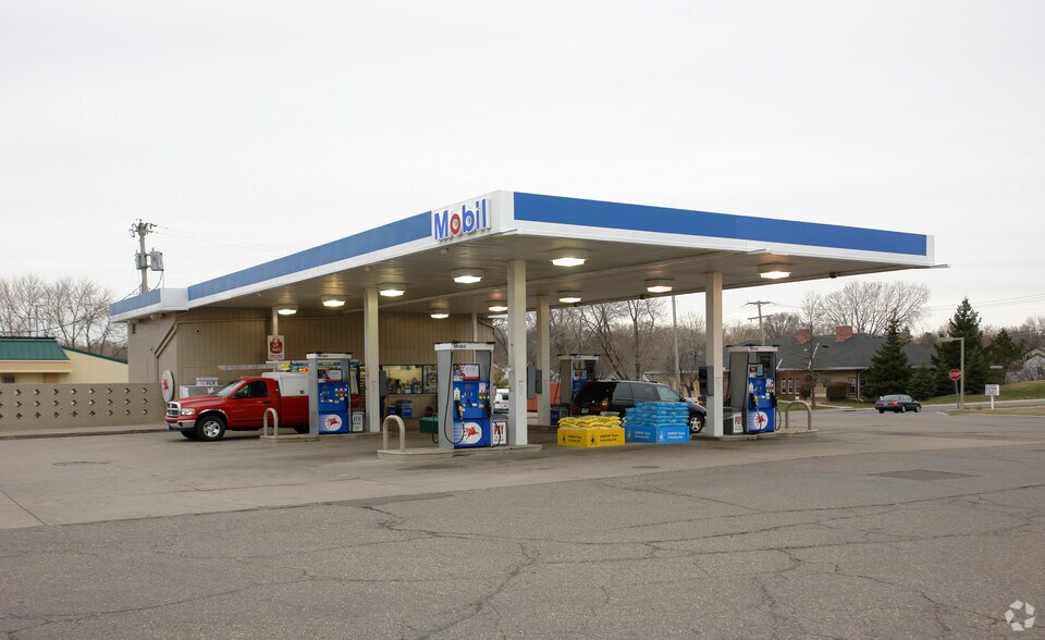 More Photos Of 11303-11400 Highway 7, Minnetonka Unknown For Lease