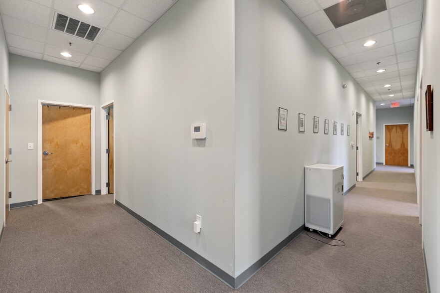 More Photos Of 129 Oakpark Dr, Mooresville Light Manufacturing For Lease