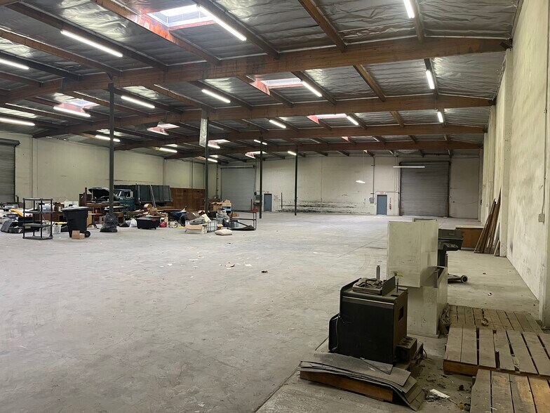 More Photos Of 440 E Walnut Ave, Fullerton Warehouse For Lease