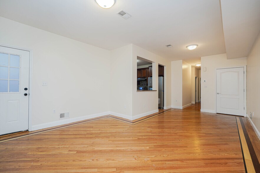 More Photos Of 1330-1332 Rockland Ave, Staten Island Medical For Sale