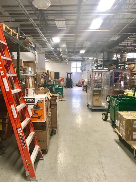 More Photos Of 8 Union Hill Rd, West Conshohocken Warehouse For Sale