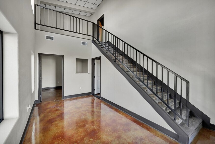 More Photos Of 2466 N FM 1936, Odessa Warehouse For Lease