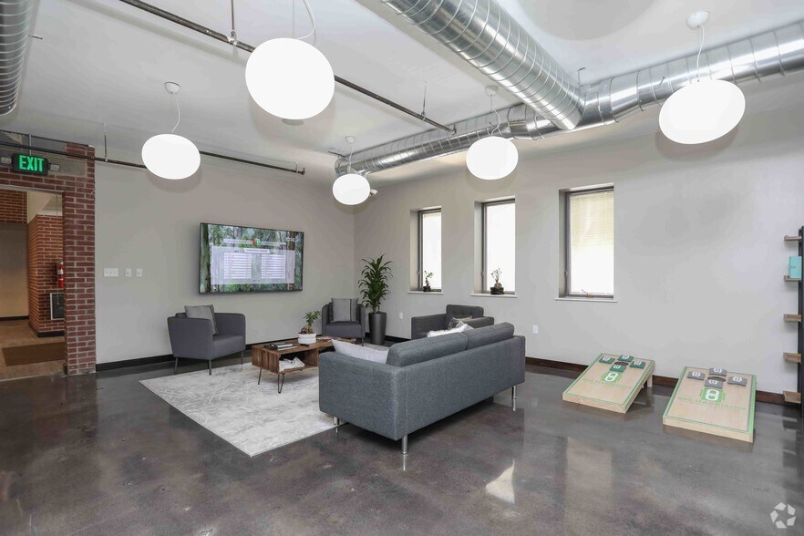 More Photos Of 880 Harrison St SE, Leesburg Coworking Space