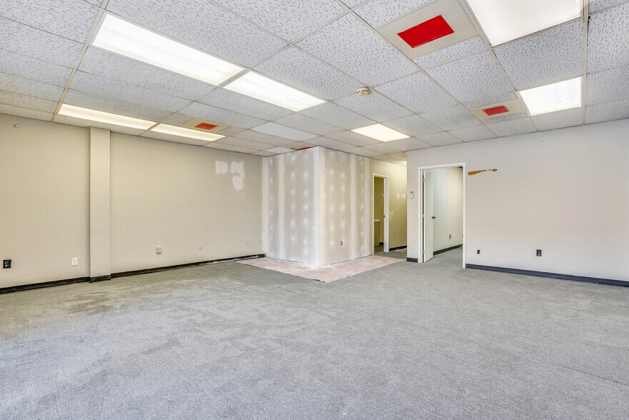 More Photos Of 6314 Windsor Mill Rd, Woodlawn Office For Sale