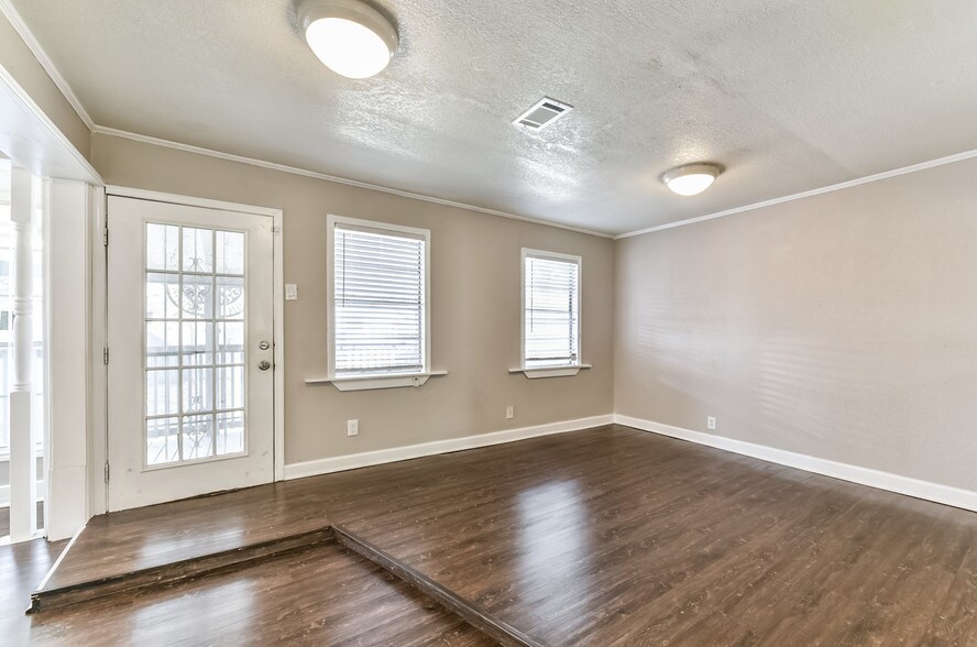 More Photos Of 2745 Wagon Trail Rd, Pearland Auto Repair For Sale