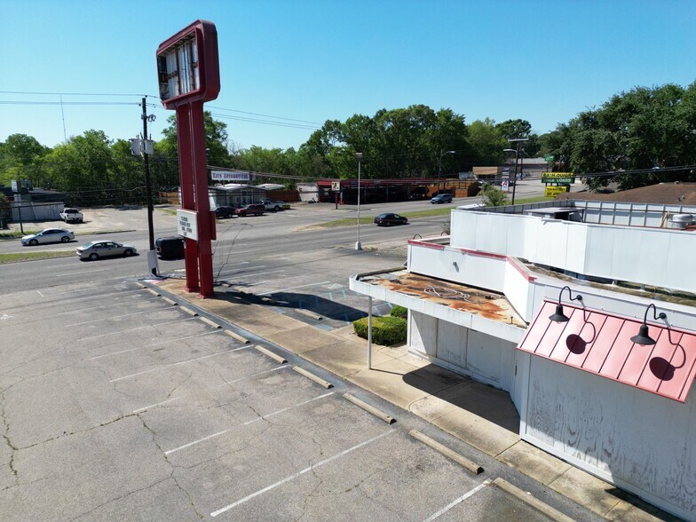 More Photos Of 3201 Atlanta Hwy, Montgomery Convenience Store For Lease
